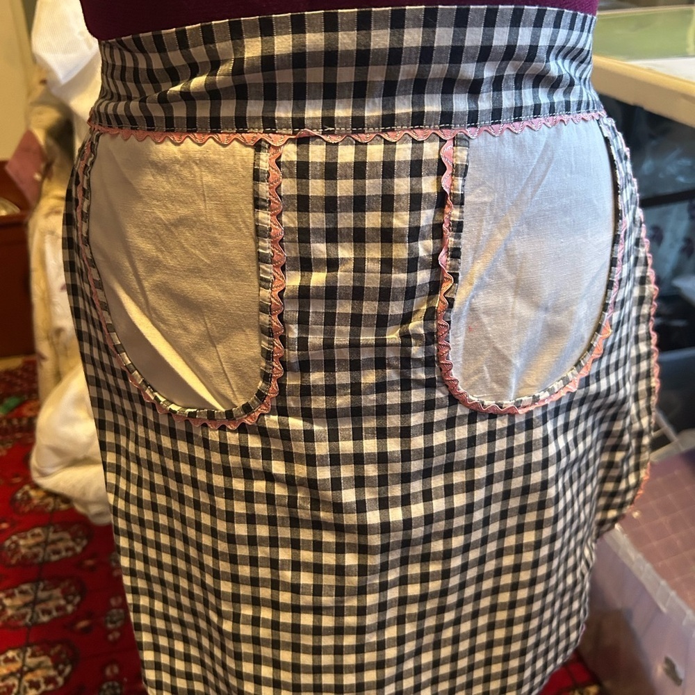 Vintage gingham Apron with Pink Trim- two pockets that meet up- lined with white